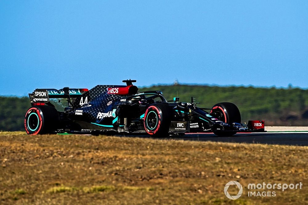 F1: Hamilton in pole a Portimao con le gomme medie!