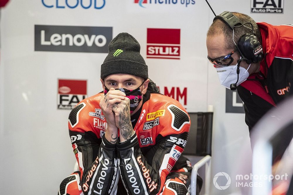 SBK, test Jerez: pioggia protagonista, tutti i piloti ai box