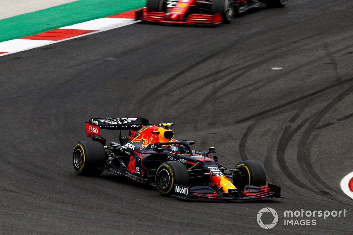 Horner: Két versenye maradt Albonnak