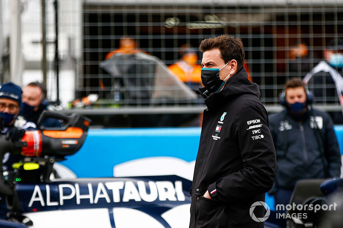 Wolff: "2016-ban még szívesen együttműködtünk volna a Red Bull-lal..."