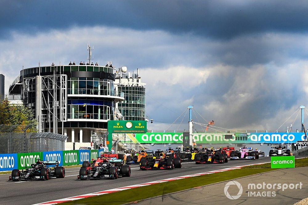 Start zum GP Eifel 2020 auf dem Nürburgring: Lewis Hamilton, Mercedes F1 W11, führt