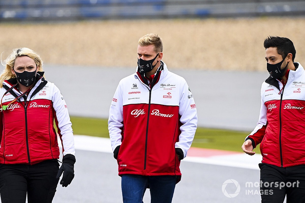 Ferrari, Schumacher ve Ilott’un testlerini muhtemelen Abu Dhabi’ye bırakacak