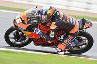 Moto3, pazza Valencia: vince Fernandez, Mondiale apertissimo