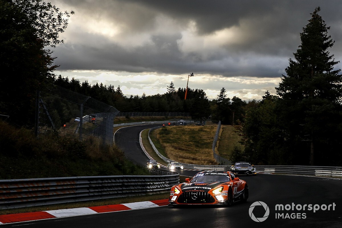 24h Nürburgring 2020: "Drying Wet" bringt Maro Engel die Pole ein