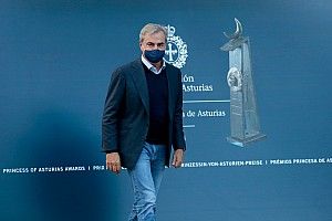 Carlos Sainz recibe el Princesa de Asturias en una ceremonia diferente