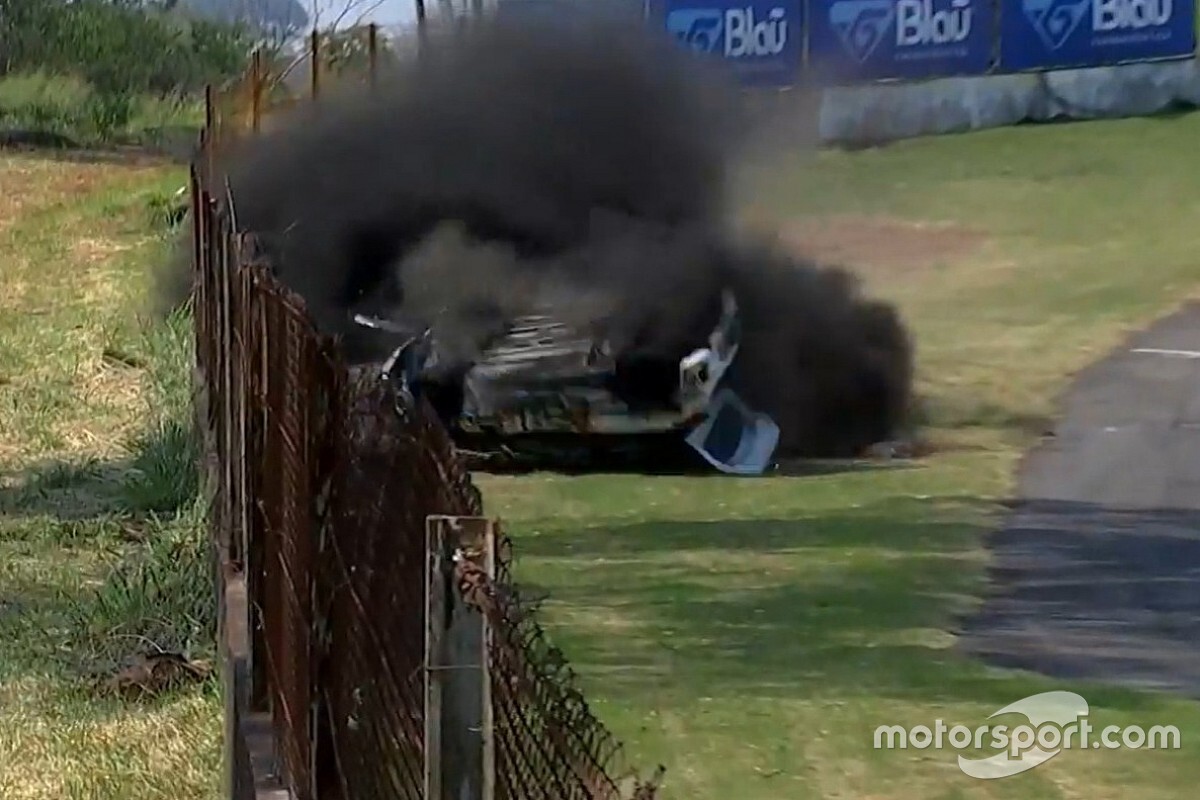 VÍDEO: Piloto sai ileso de capotagem 'feia' na Copa HB20 em Londrina