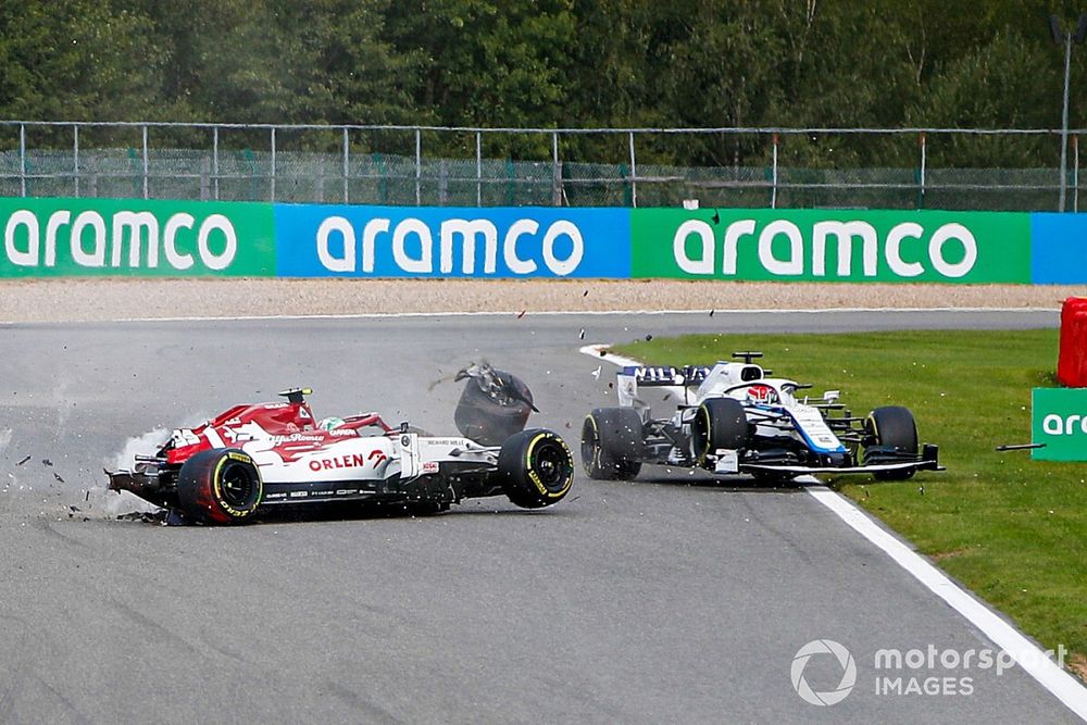 Antonio Giovinazzi, Alfa Romeo Racing C39 collides with the barrier and his loose tyre hits the car of George Russell, Williams FW43