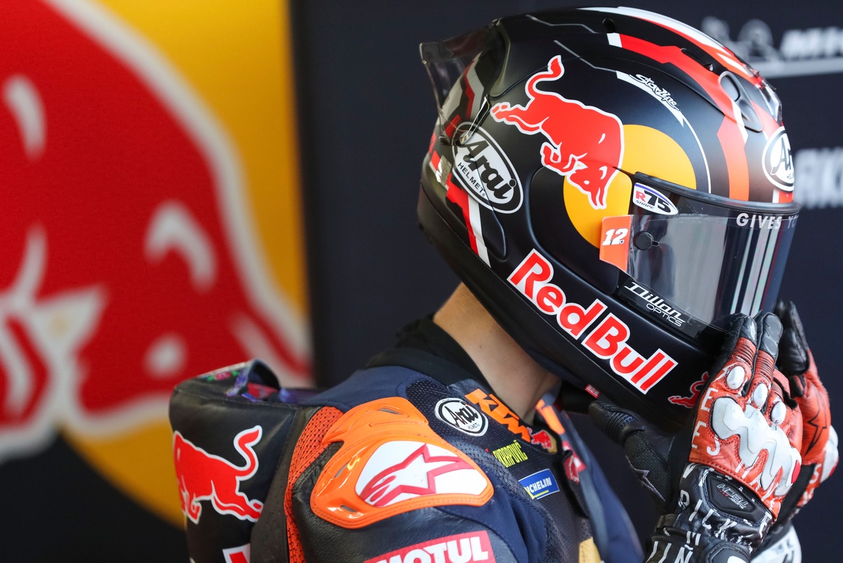 Vinales: “It’s hard to accept that I’m a passenger on the bike”