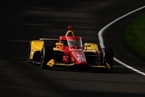 Palou dokłada pole position