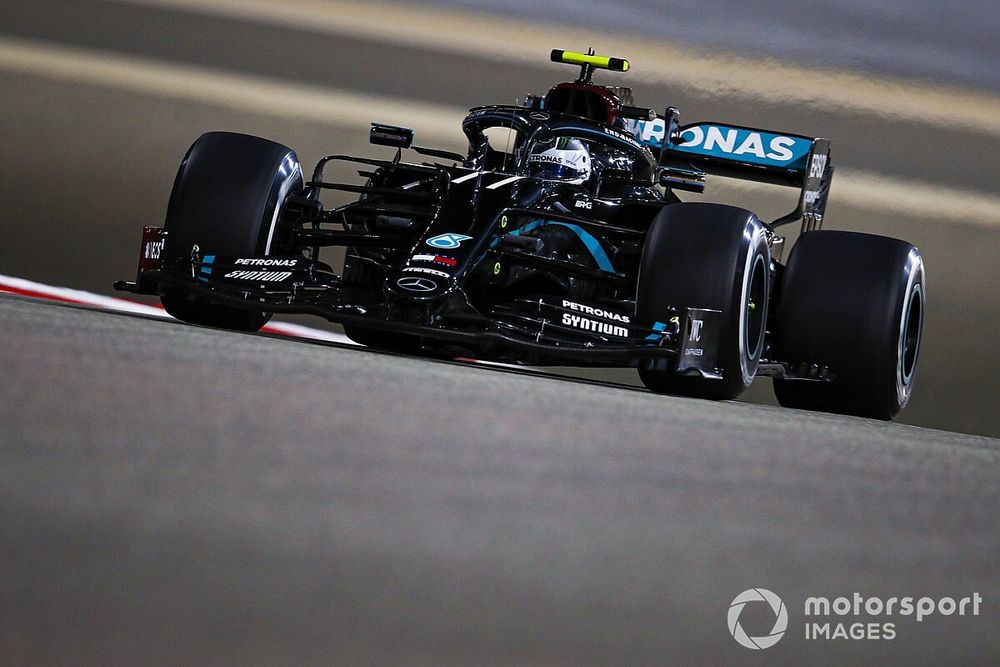 Bottas ne panique pas et prend acte du rythme de Russell et Red Bull
