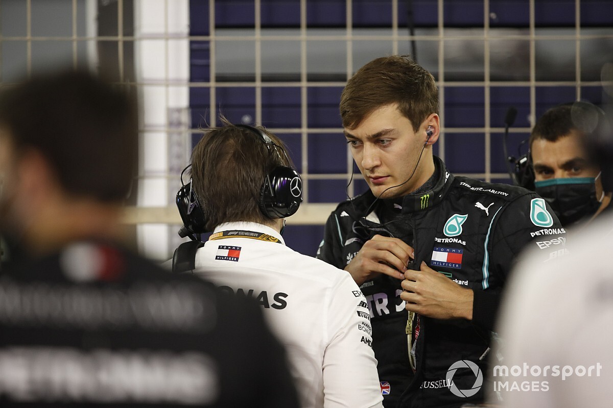 Mercedes Kesulitan Cocokkan Russell dengan Mobil Hamilton