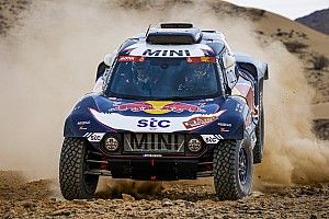 Sainz remonta para ganar la primera etapa del Dakar 2021