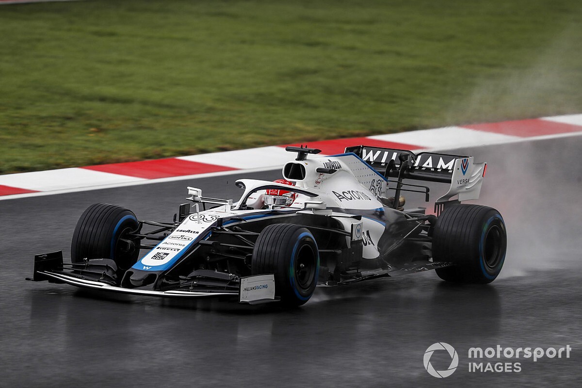 Russell: "Lewis daha iyi bir pilot olmamı sağladı"