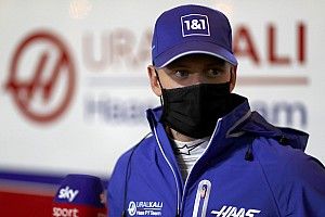 Ecclestone: "Schumacher için ideal program Red Bull'du"