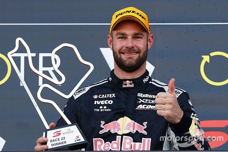 Tailem Bend Supercars: Van Gisbergen banks valuable win
