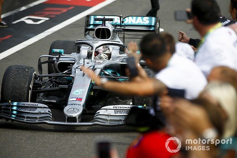 Hamilton temía que su neumático reventara