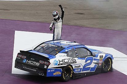 Tyler Reddick stretches his fuel to take Michigan Xfinity win