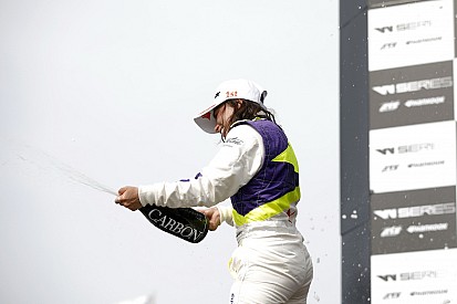 Brands Hatch W Series: Powell kazandı, Chadwick şampiyon oldu!