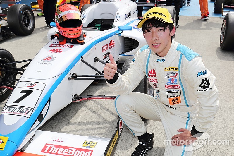 佐藤蓮が開幕戦に次ぐ今季2勝目。好スタートを決め逃げ切り|FIA-F4選手権第3戦富士