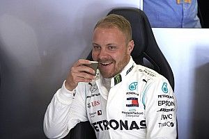 Bottas óriási idővel és előnnyel nyerte meg a spanyol időmérőt Hamilton előtt