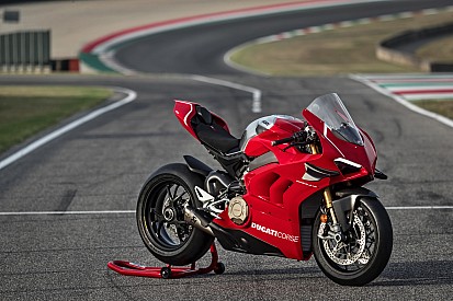 Ducati: presentata a EICMA la Panigale V4 R, la base da cui nasce la Rossa per la SBK 2019