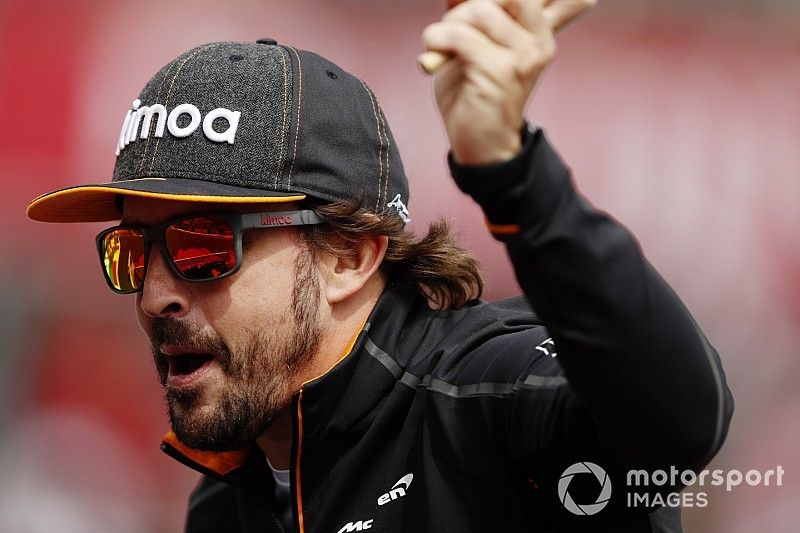 Fernando Alonso, McLaren en el desfile de pilotos