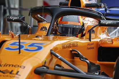 Fotos: Sainz estrena coche... y casco en su debut con McLaren F1