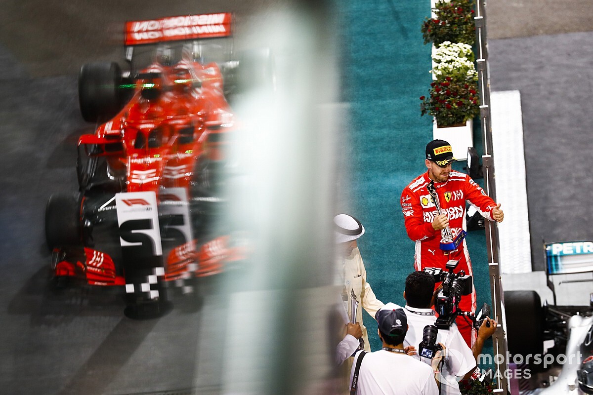 Ecclestone: "Vettel es una víctima de Ferrari, no el culpable"