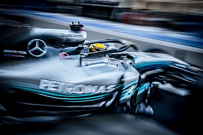 A világbajnok Mercedes W09 lett az év autója, nem a Ferrari SF71H