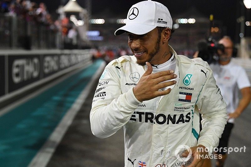 Winnaar Lewis Hamilton, Mercedes AMG F1 viert in Parc Ferme 