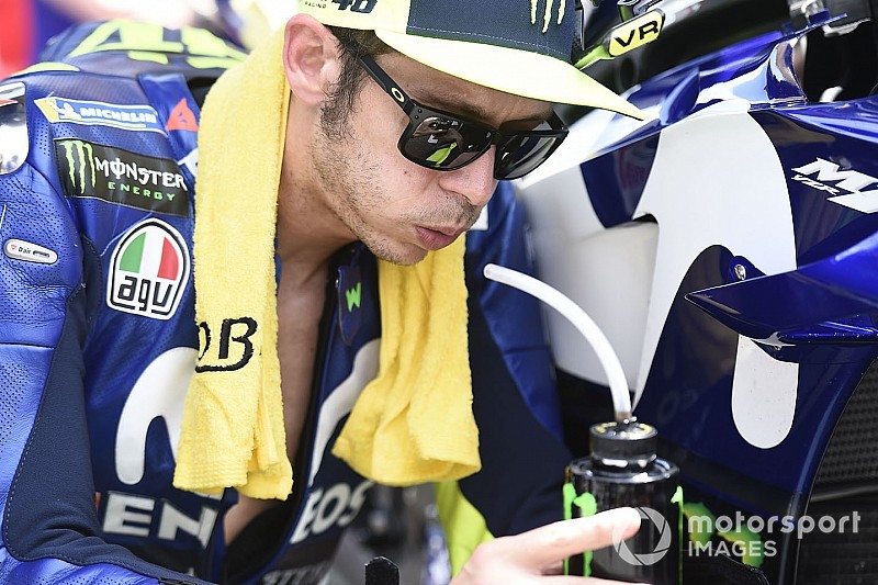 El jefe de Honda dice que: "A Rossi le está costando aceptar que su momento ha pasado"
