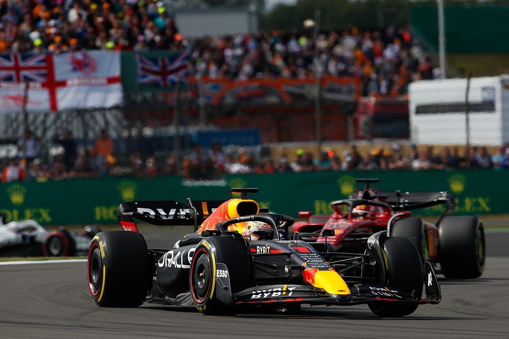 Max Verstappen, Red Bull Racing RB18, Charles Leclerc, Ferrari F1-75