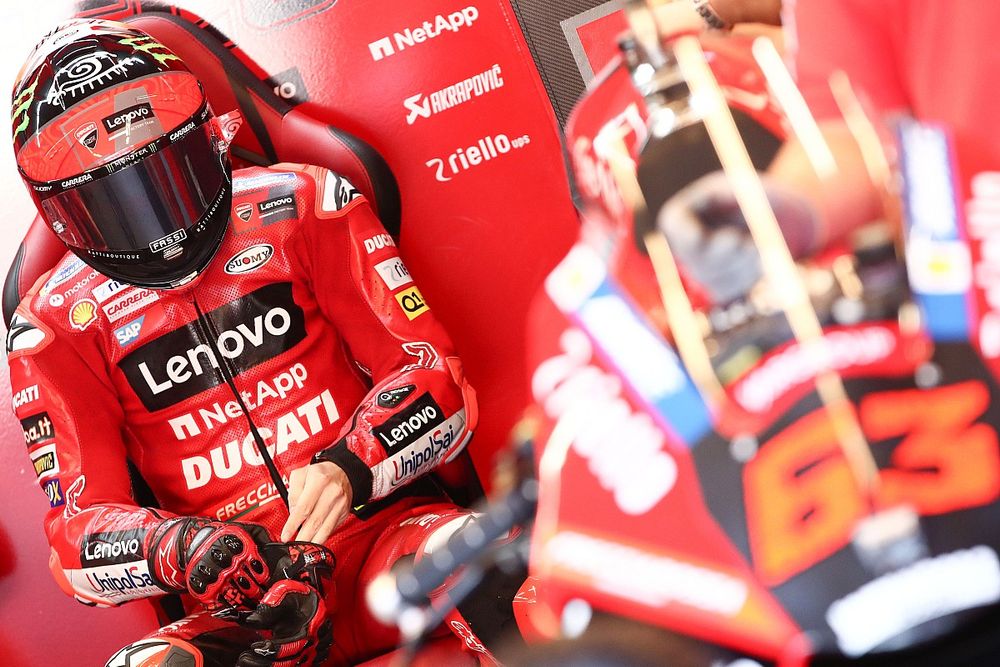 Pecco Bagnaia sufre un accidente en coche en Ibiza