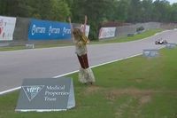 La reacción de los pilotos de IndyCar al momento del maniquí en Barber