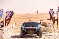 El podio de Ford es un "gran comienzo" pese al abandono de Sainz