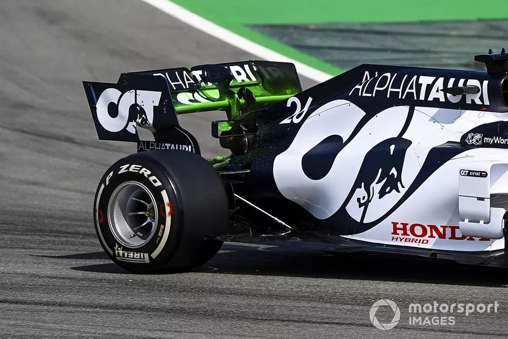 Daniil Kvyat, AlphaTauri AT01 with aero paint
