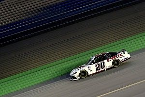 VÍDEO: Pilotos se desentendem e trocam socos após prova da NASCAR