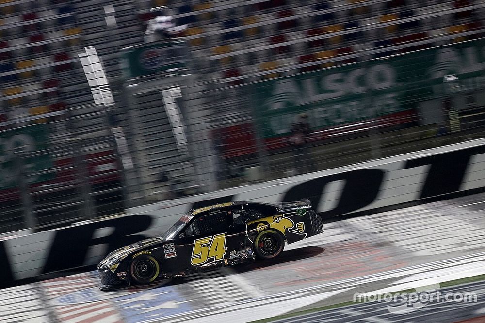 Kyle Busch wins Xfinity Charlotte race with last-lap pass