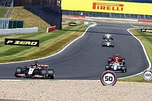 La FIA rivede le regole sui messaggi radio nel giro di formazione