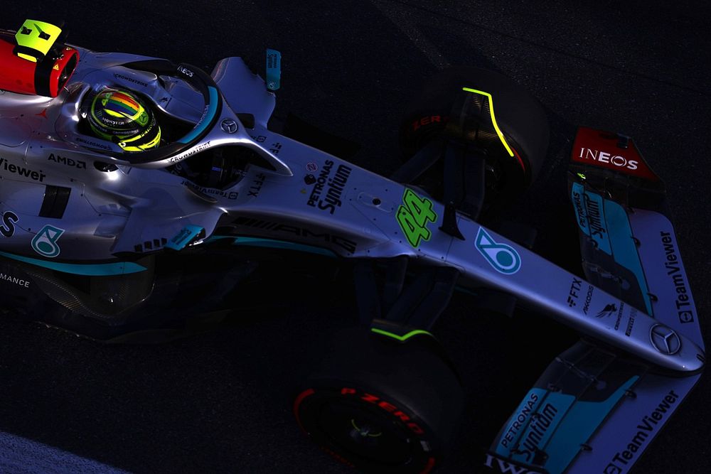 EL1 - Hamilton frappe à la nuit tombée, Stroll goûte au mur