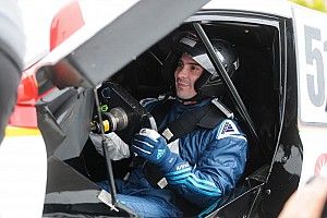 Arthur Zanetti pilota Stock e fala da paixão por corridas