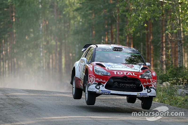 WRC Finlandia: Meeke perbesar keunggulan, pertarungan posisi ketiga semakin ketat