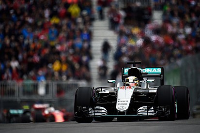 Analysis: How Ferrari fumbled under Hamilton's pressure