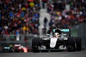 Analysis: How Ferrari fumbled under Hamilton's pressure