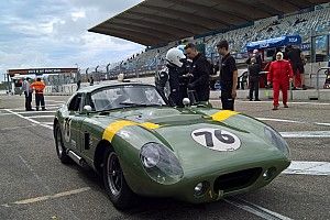 17-jarige Olivier Hart na racen met museumstuk: "Blij dat mijn vader me laat rijden!"
