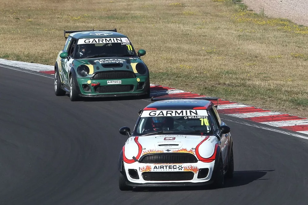 MINI 70 oli willmott 77 adrian linggi 002