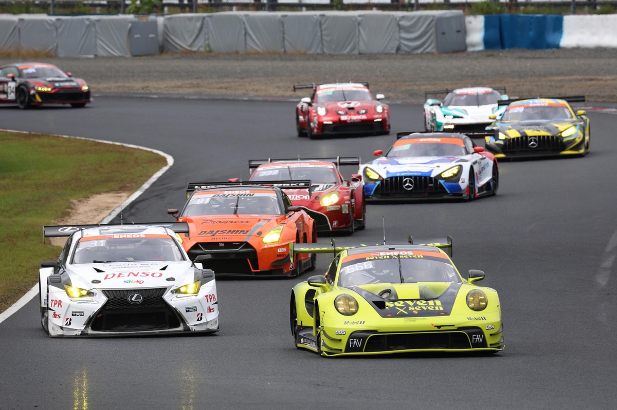 スーパーサーキット ポルシェ start-action.jpg