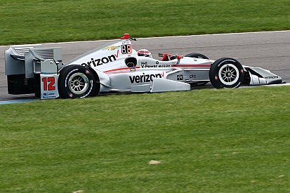 Will Power in pole con il record dello stradale di Indianapolis