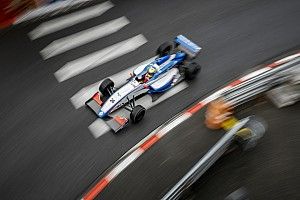 Tertabrak di Race 2 Pau, Presley kini fokus ke Monte-Carlo