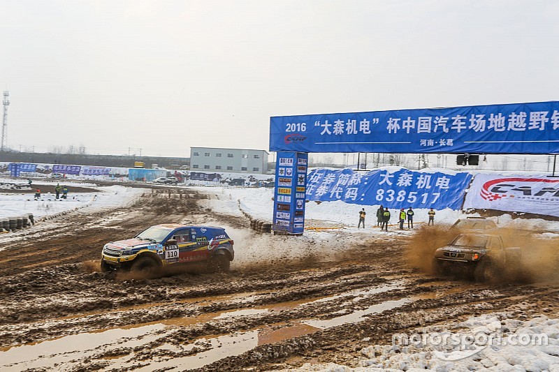 COC长葛站赛道雪泥大战 黄凤革主场作战首日预赛最快